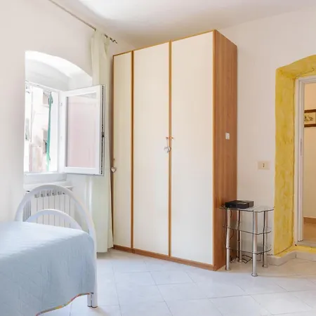 Bright With Terrace Vezzano Ligure